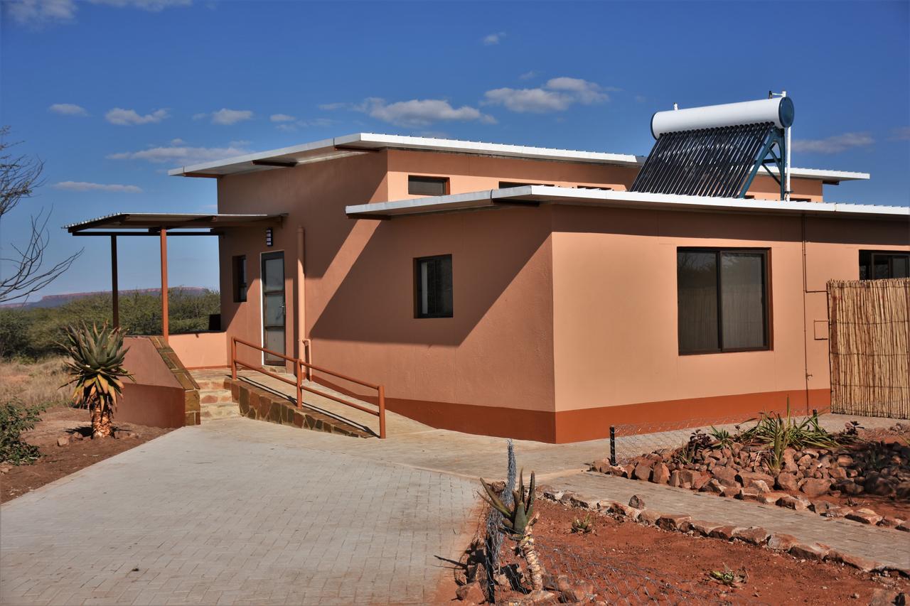 Cheetah View Lodge Otjiwarongo Extérieur photo