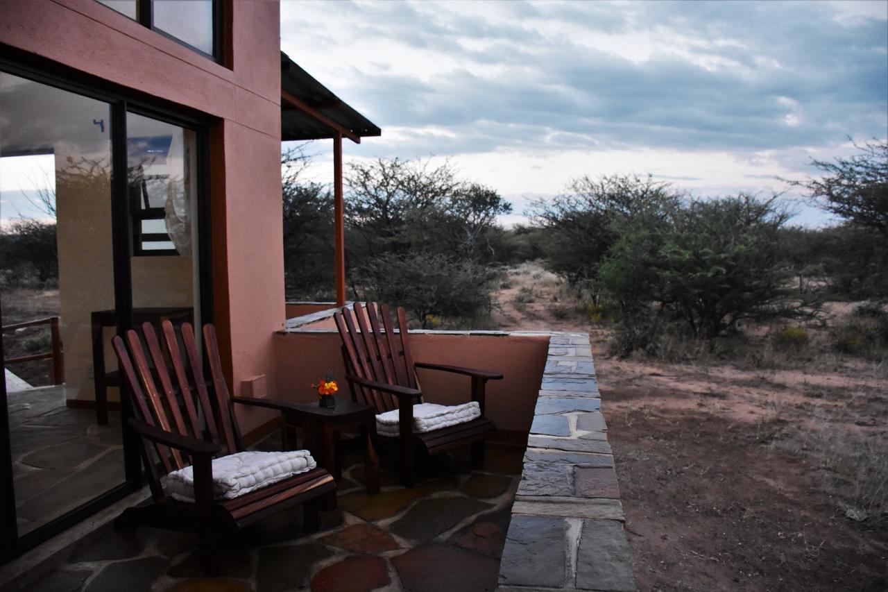 Cheetah View Lodge Otjiwarongo Extérieur photo